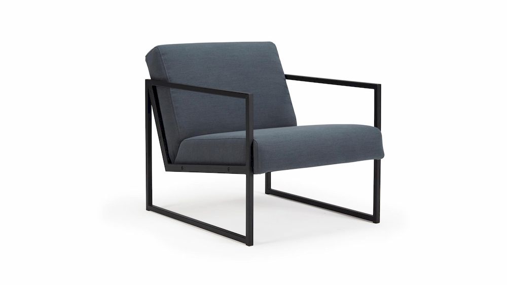 VIKKO, fotel z podłokietnikami, fotel designerski, klasyczny fotel, nowoczesny fotel 